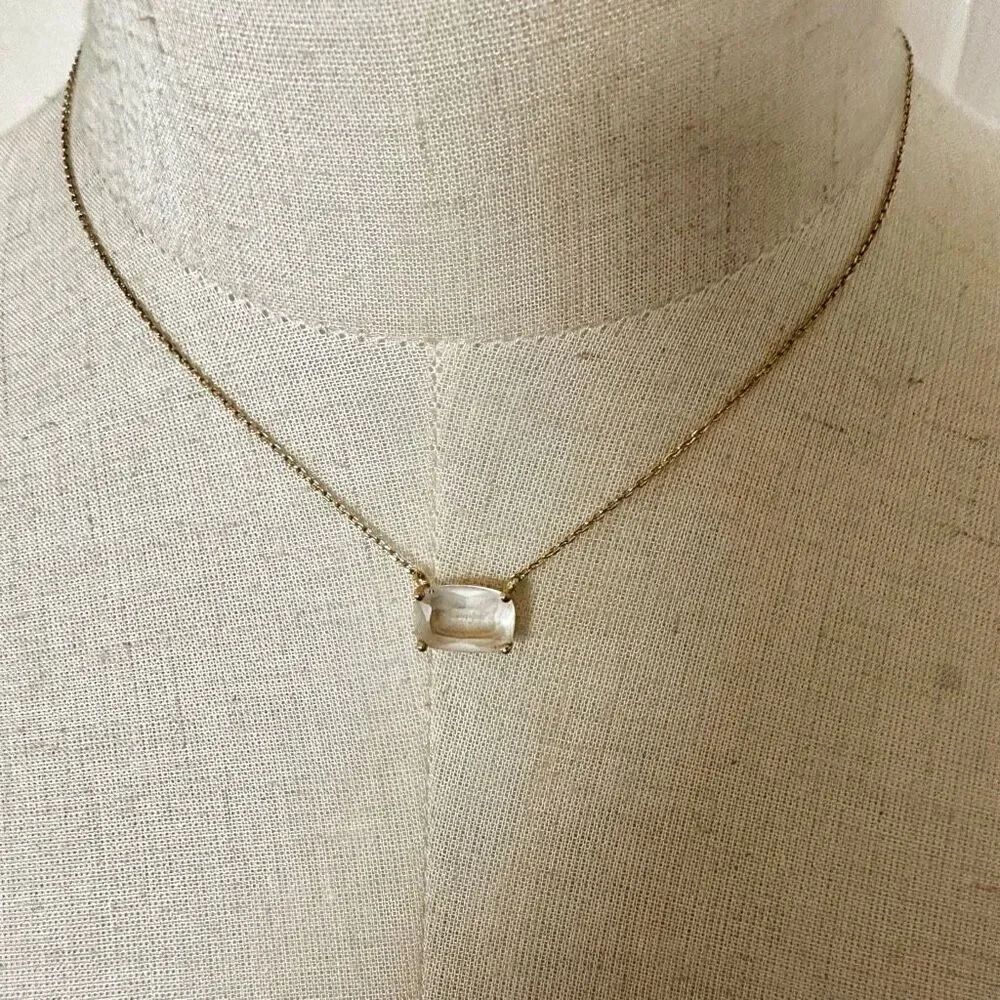 Morana clear dainty pendant necklace